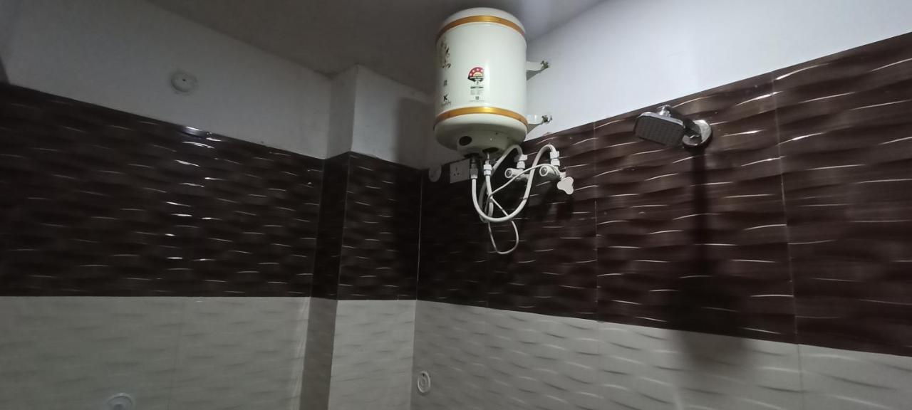 Sainik Guest House 500Mtr From Medanta Hospital Лакнау Екстериор снимка