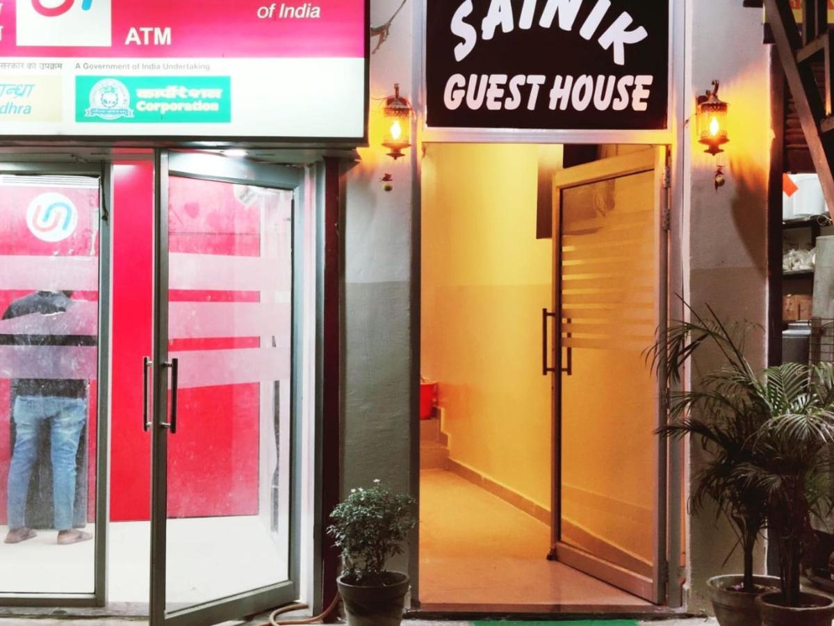 Sainik Guest House 500Mtr From Medanta Hospital Лакнау Екстериор снимка