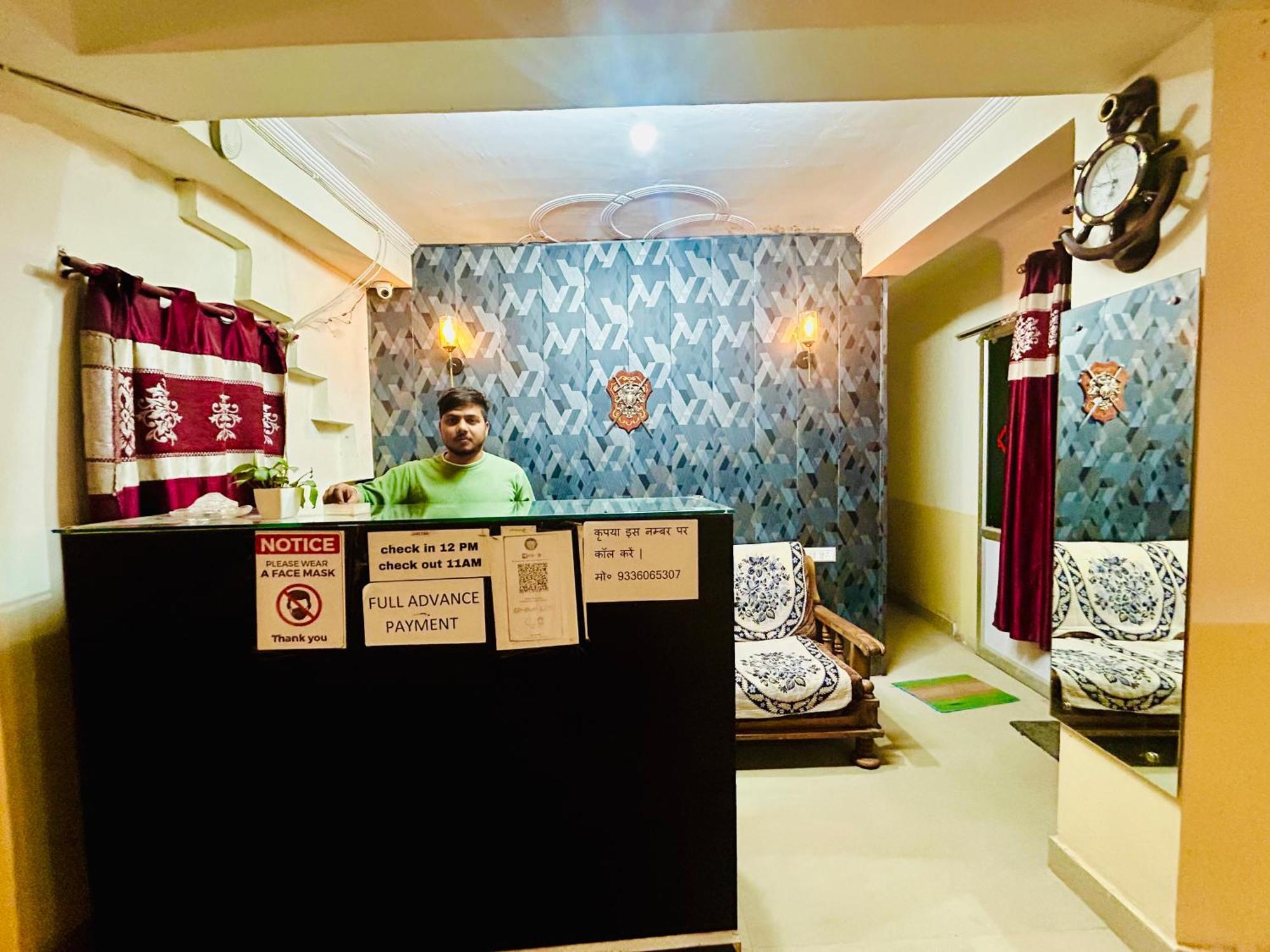 Sainik Guest House 500Mtr From Medanta Hospital Лакнау Екстериор снимка