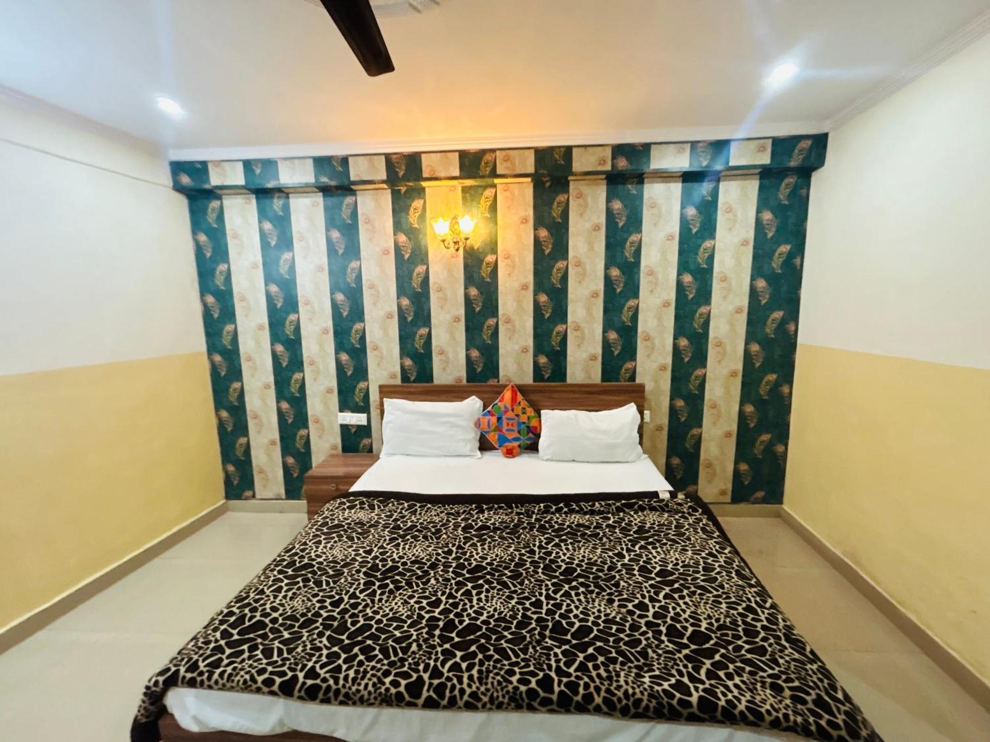 Sainik Guest House 500Mtr From Medanta Hospital Лакнау Екстериор снимка