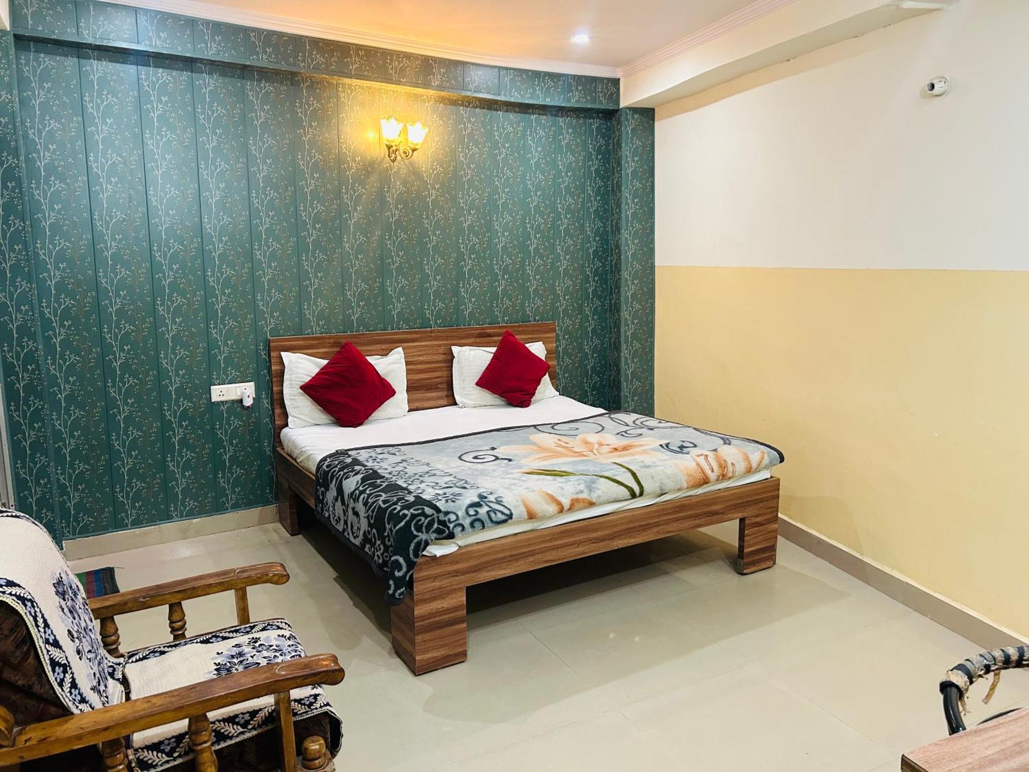 Sainik Guest House 500Mtr From Medanta Hospital Лакнау Екстериор снимка