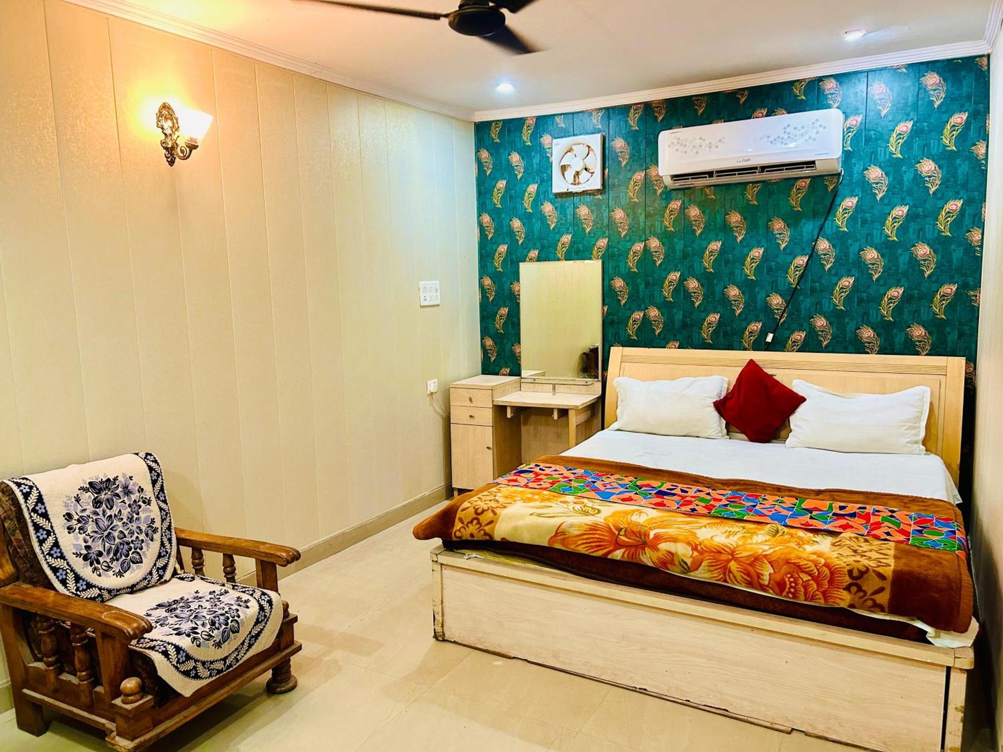 Sainik Guest House 500Mtr From Medanta Hospital Лакнау Екстериор снимка