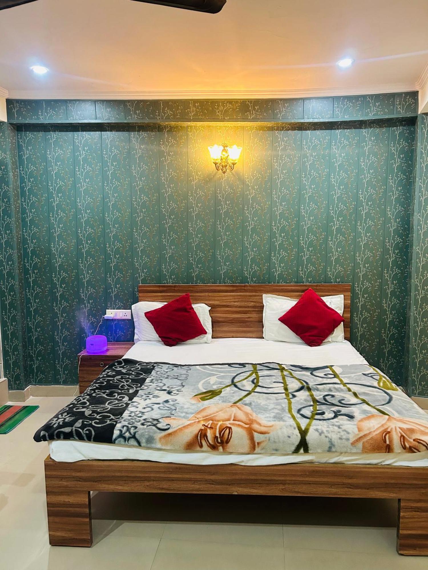 Sainik Guest House 500Mtr From Medanta Hospital Лакнау Екстериор снимка